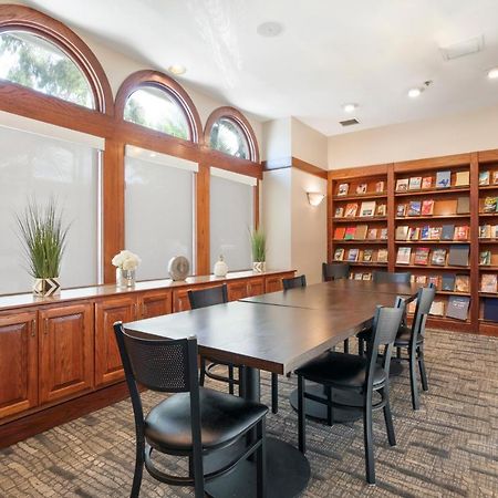 Chase Suites Brea-Fullerton - North Orange County Εξωτερικό φωτογραφία