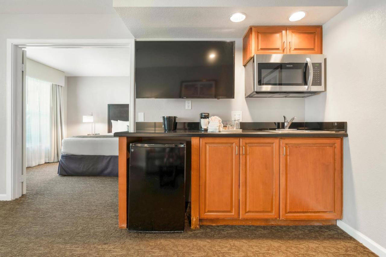 Chase Suites Brea-Fullerton - North Orange County Εξωτερικό φωτογραφία