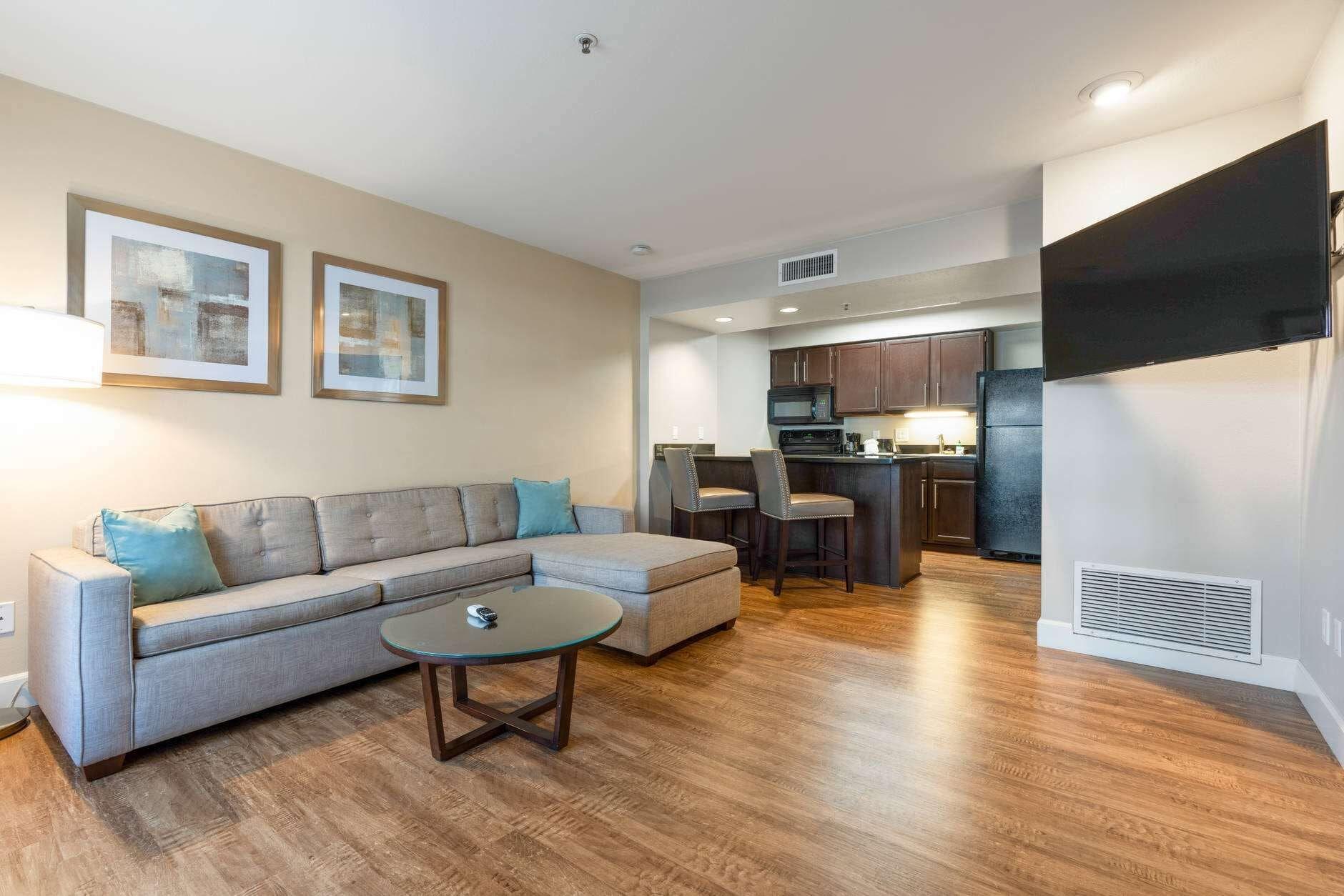 Chase Suites Brea-Fullerton - North Orange County Εξωτερικό φωτογραφία