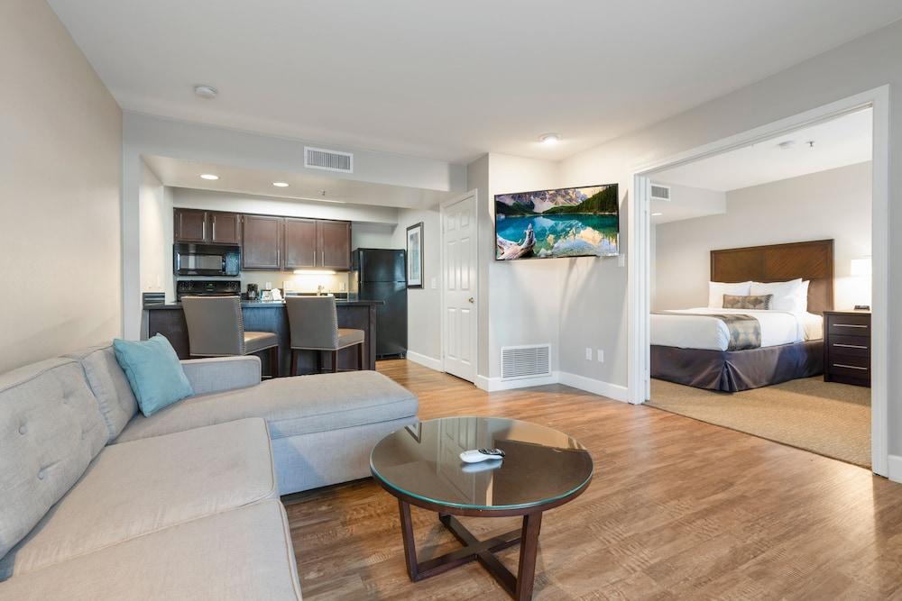 Chase Suites Brea-Fullerton - North Orange County Εξωτερικό φωτογραφία