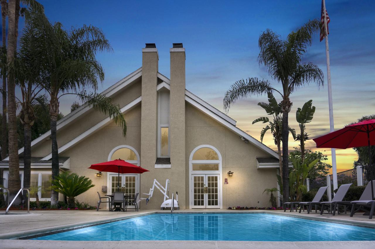Chase Suites Brea-Fullerton - North Orange County Εξωτερικό φωτογραφία