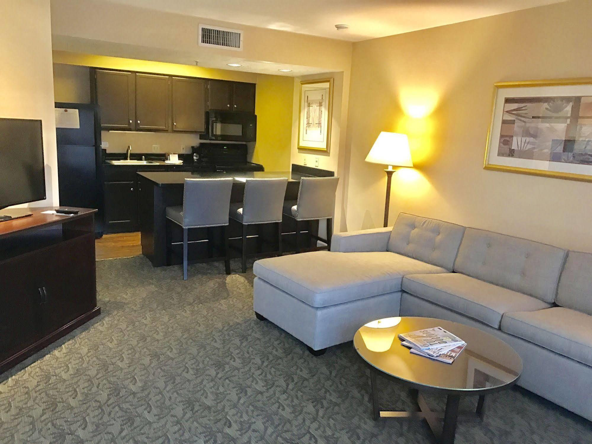 Chase Suites Brea-Fullerton - North Orange County Εξωτερικό φωτογραφία
